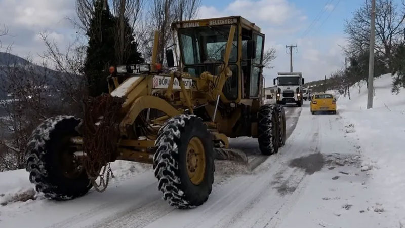 Kar fırtınası Gemlik’i beyaza bürüdü Kar fırtınası Gemlik’i beyaza bürüdü
