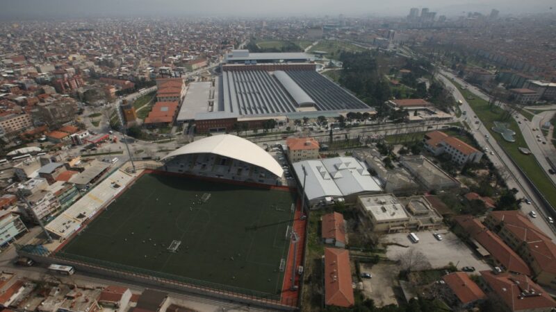 Bursa’nın tarihi stadyumu Bursaspor’dan Büyükşehir’e geçti Büyükşehir Belediye Başkanı Mustafa Bozbey, Merinos Stadı'nı Bursaspor'dan devraldıklarını açıkladı...