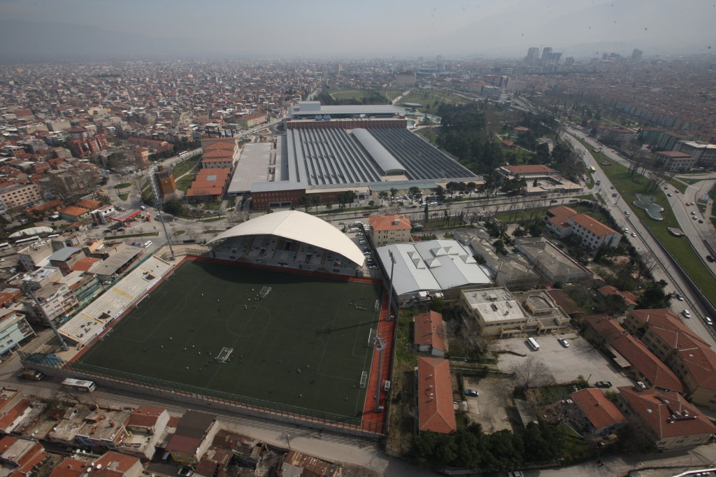 Bursa’nın tarihi stadyumu Bursaspor’dan Büyükşehir’e geçti