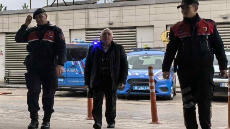 Bursa’nın İnegöl ilçesinde bir şahıs, oğluna vurduğu iddia edilen müdür