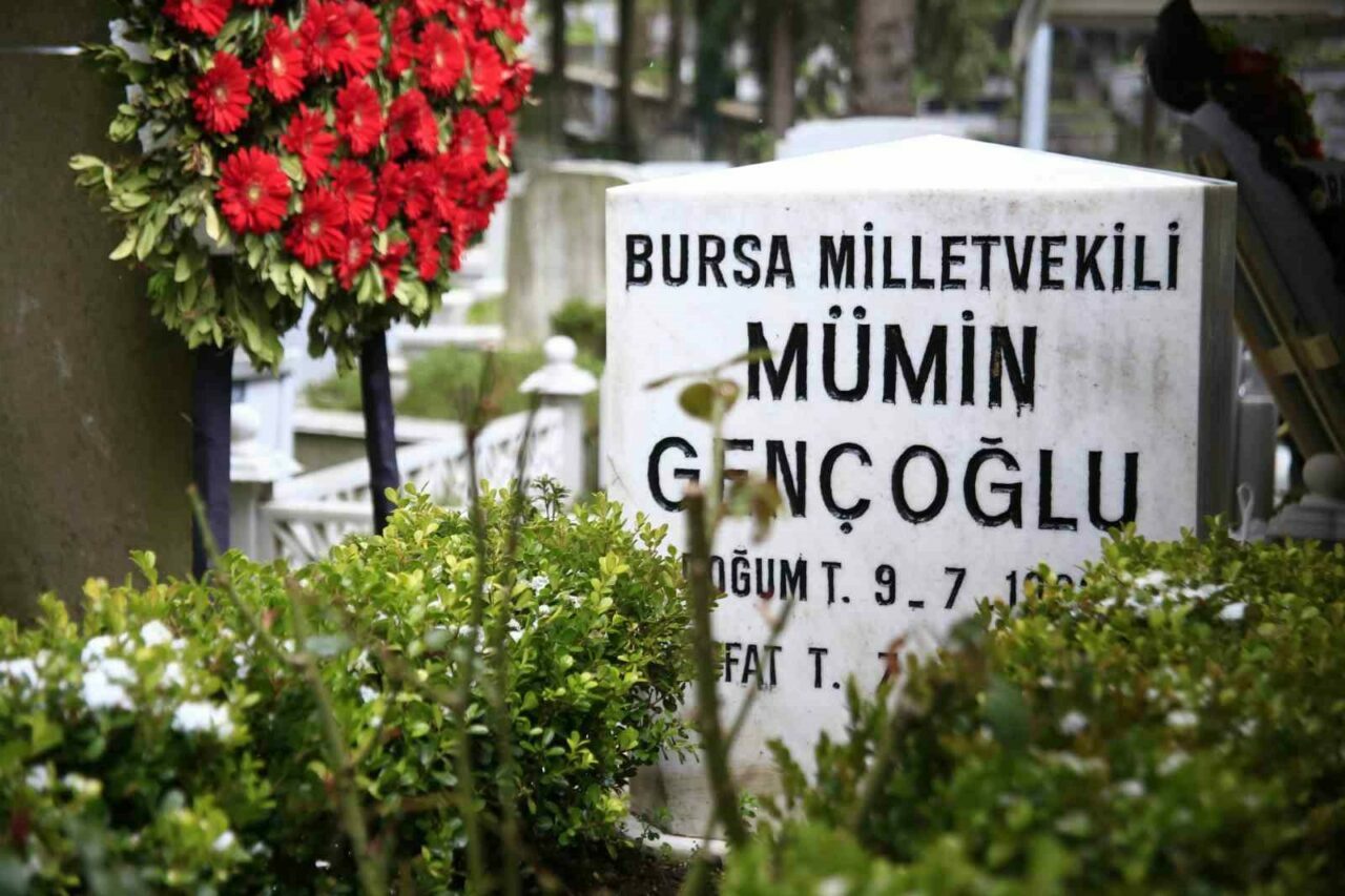 Mümin Gençoğlu kabri başında anıldı