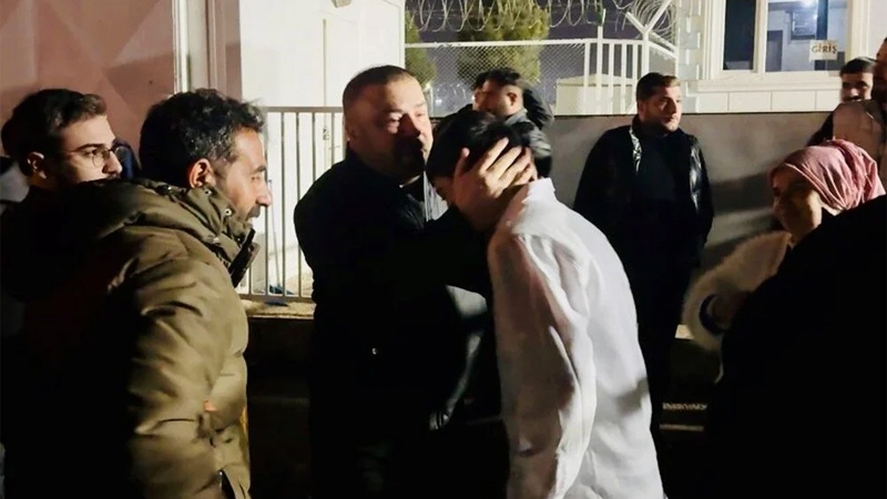 Narin cinayeti davasında iki tahliye! Cezaevi önünde böyle karşılandılar