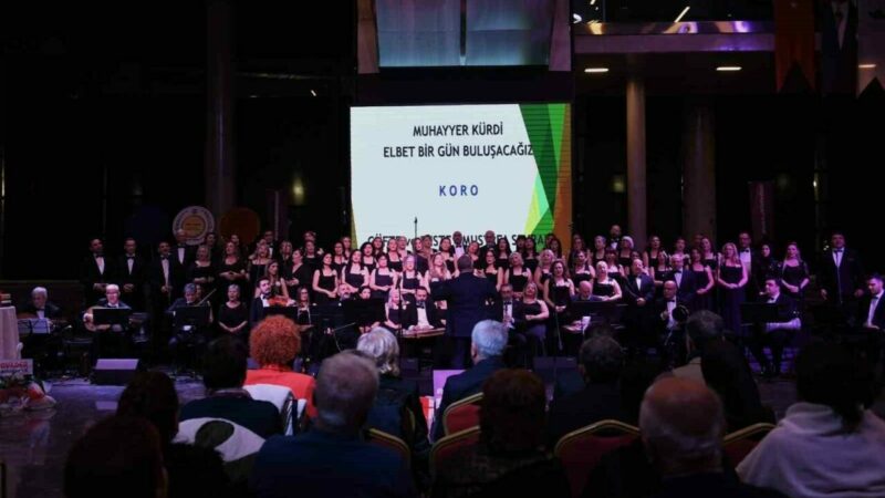 Osmangazi Belediyesi, 14 Şubat Sevgililer Günü’ne özel düzenlediği konserde, sevenleri