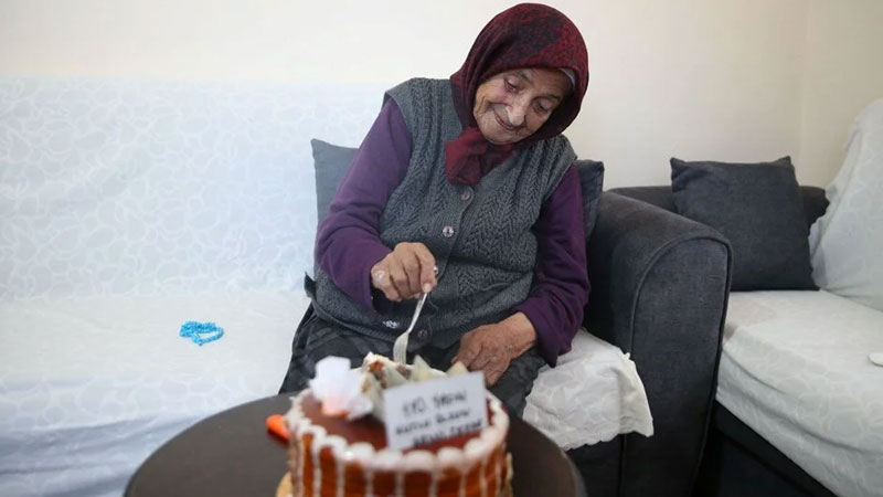 110 yaşındaki Selvi nine yıllara meydan okuyor: Her gün yediği 1 besin var 110 yaşındaki Selvi nine yıllara meydan okuyor: Her gün yediği 1 besin var