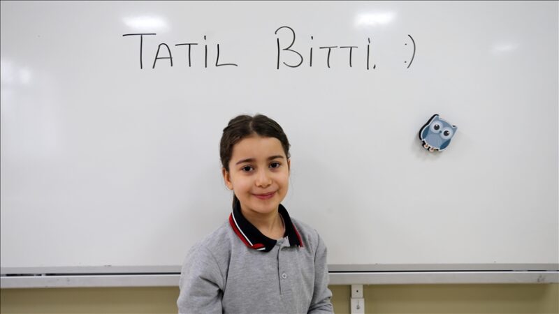 Okul öncesi, ilköğretim ve ortaöğretim okullarındaki yaklaşık 20 milyon öğrenci,