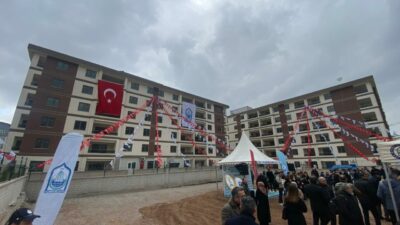 Bursa’nın o ilçesinde anahtar sevinci! Yeni evlerine kavuştular