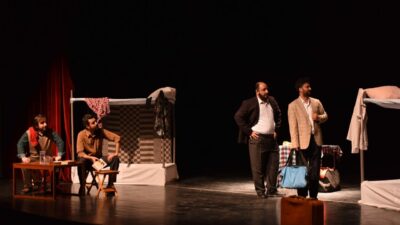 ‘Bin Yıl’ tiyatro oyunu Bursa Yıldırım’da sahnelendi