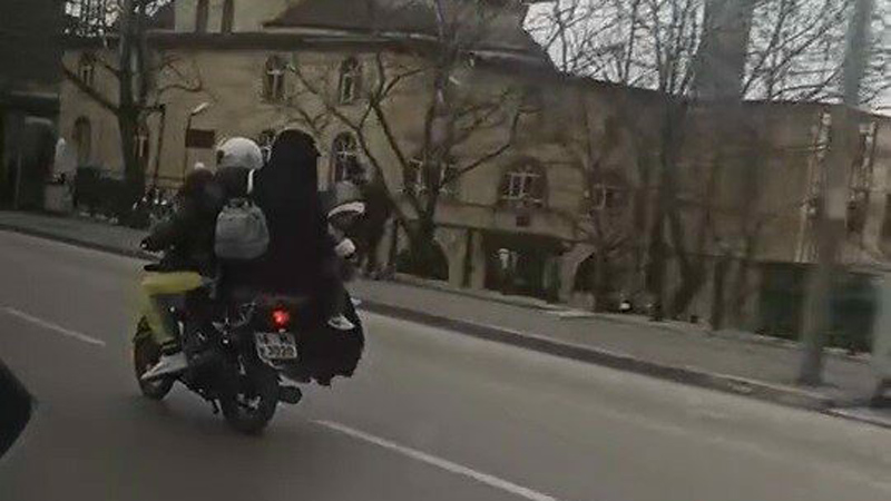 Yer: Bursa… Motosiklette 6 kişi…