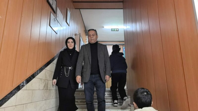 Bursa’nın İnegöl ilçesinde rehberlik öğretmeni olarak ilkokulunda göreve başlayan Melike