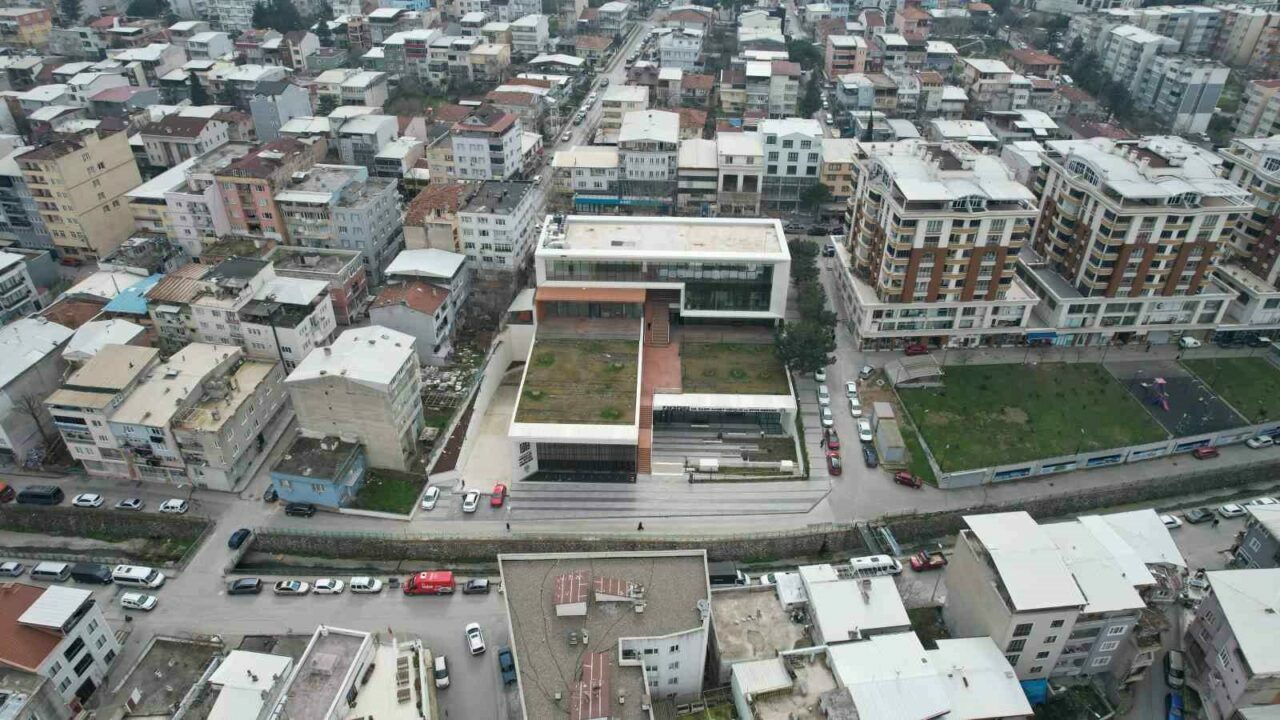 Bursa’ya 5 yıldızlı gençlik ve spor kompleksi