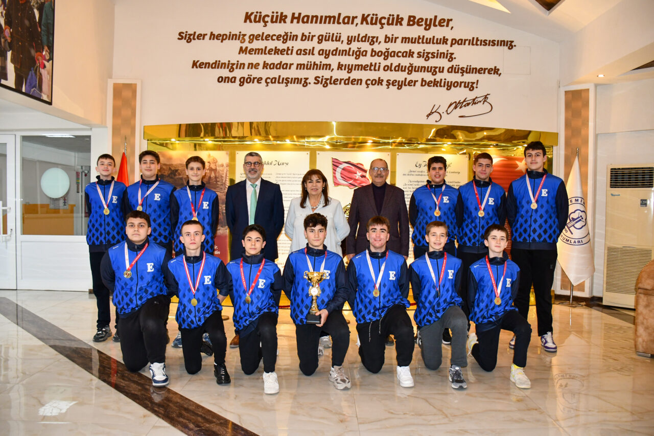 Emine Örnek’in ‘yıldızları’ yarı finalde Emine Örnek’in ‘yıldızları’ yarı finalde