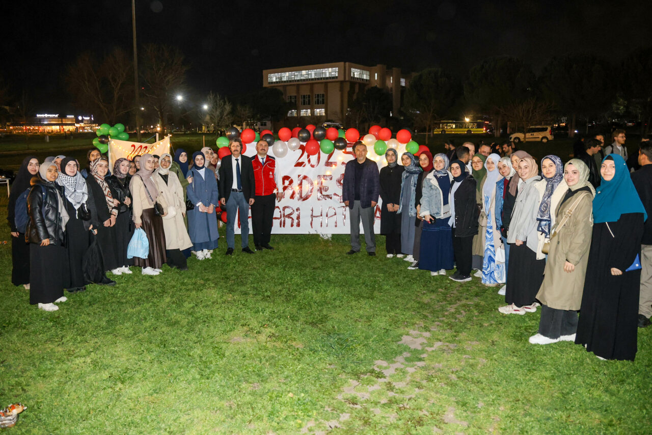 Bursa Uludağ Üniversitesi kampüsünde ramazan coşkusu Bursa Uludağ Üniversitesi kampüsünde ramazan coşkusu