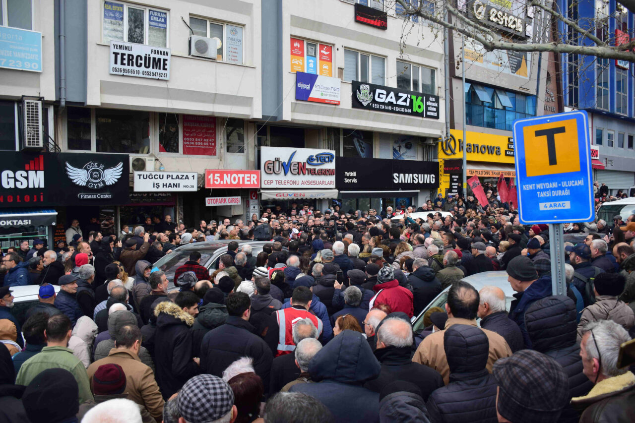 Bursa’da 10 bin yeni üye kazanan CHP şaşkın ve tepkili! Bursa’da 10 bin yeni üye kazanan CHP şaşkın ve tepkili!