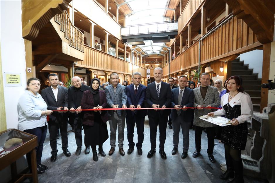 ‘Vuslat’ Sergisi, İnegöl Kent Müzesi’nde görücüye çıktı