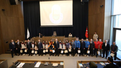 İnegöl’ü gururlandıran isimler mecliste ödüllendirildi