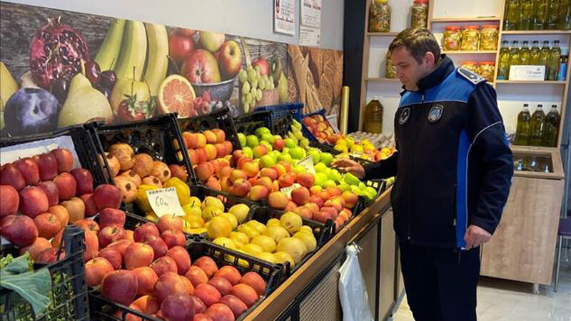 İnegöl Belediyesi Zabıta Müdürlüğü, gıda sektörüne yönelik denetimler kapsamında İnegöl’de