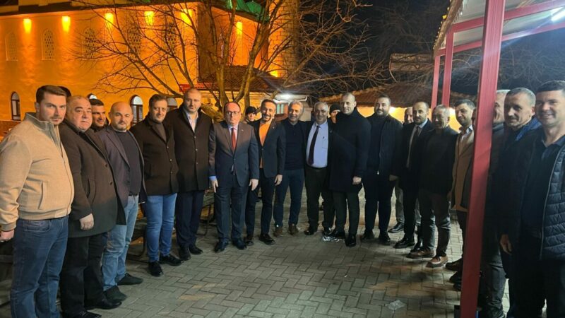 Gemlik’in Fevziye köyünde anlamlı iftar Tan Okulları Yönetim Kurulu Başkanı Erten Kayan, kendi köyü Gemlik'e