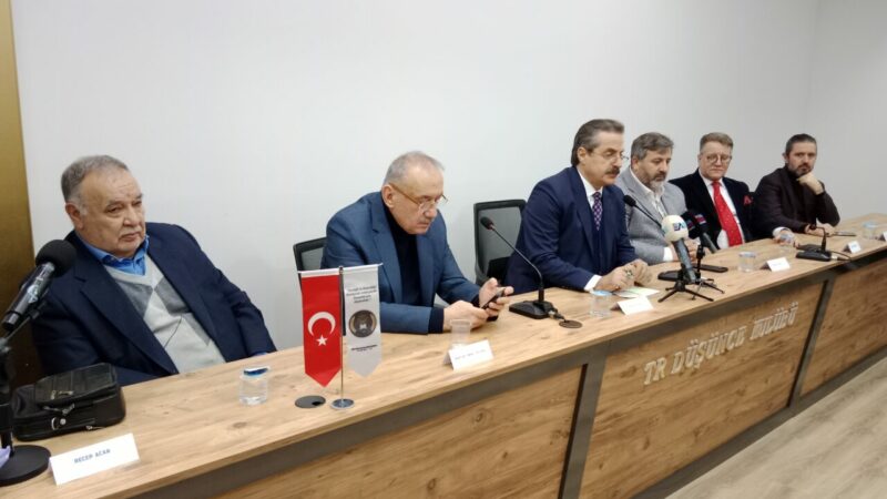 Olay Gazetesi Yazarı Ahmet Emin Yılmaz, TR Düşünce Kulübü'nün iftarına