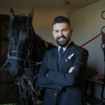 Gözlerinden etkilendi, klibinde oynattığı atı satın aldı