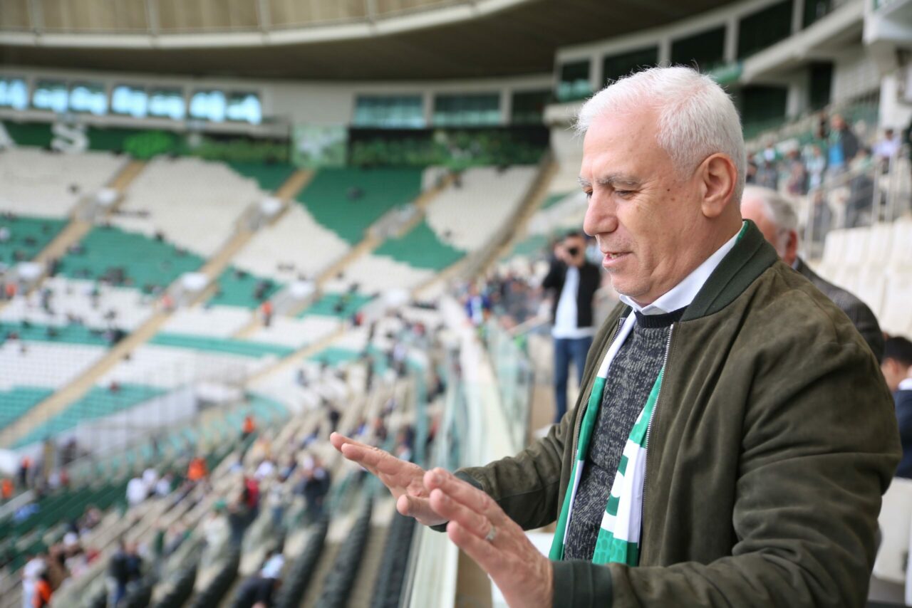 Başkan Bozbey Bursaspor’dan alacaklı olanlara seslendi; ‘Kulübün önünü açın’