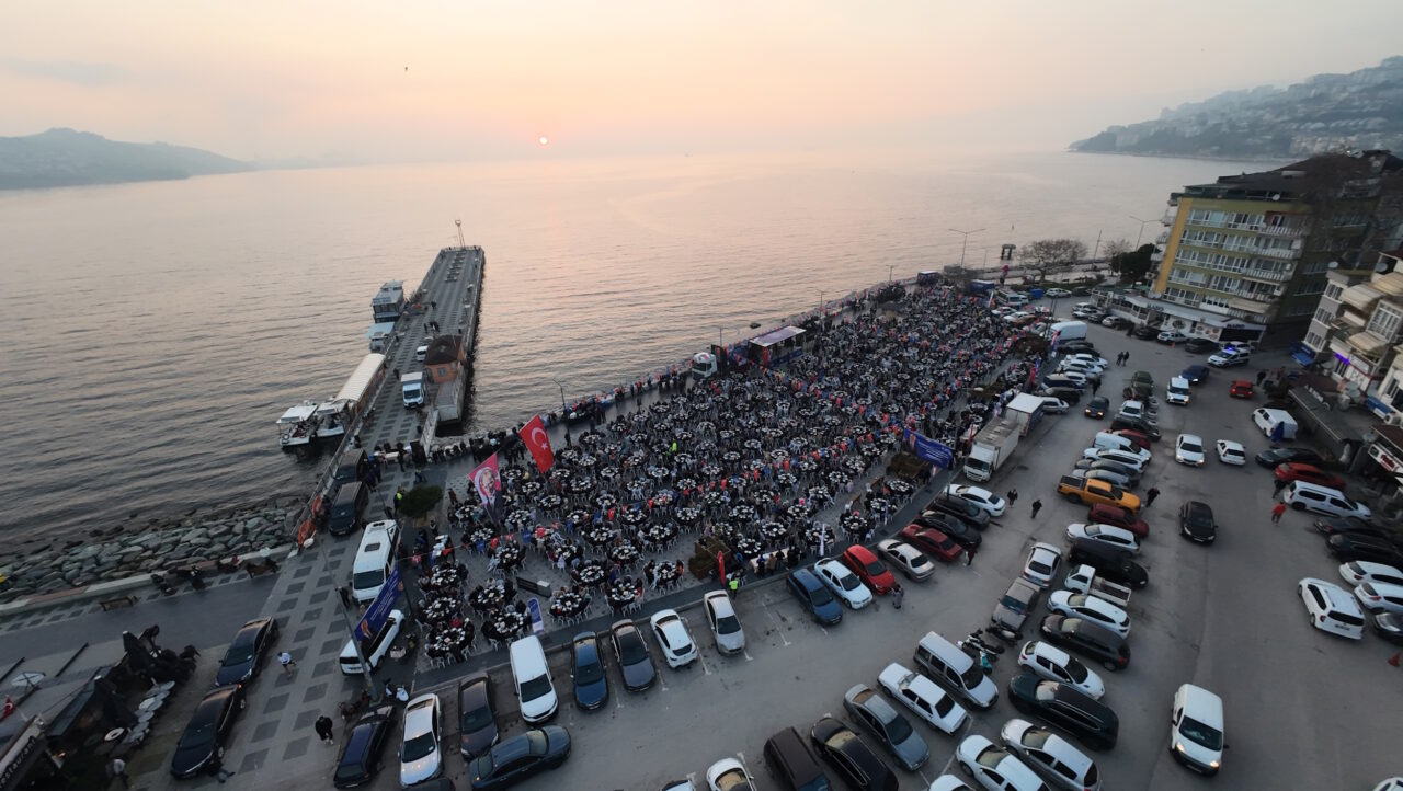 Bursa’nın o ilçesinde 3 bin kişilik iftar sofrası