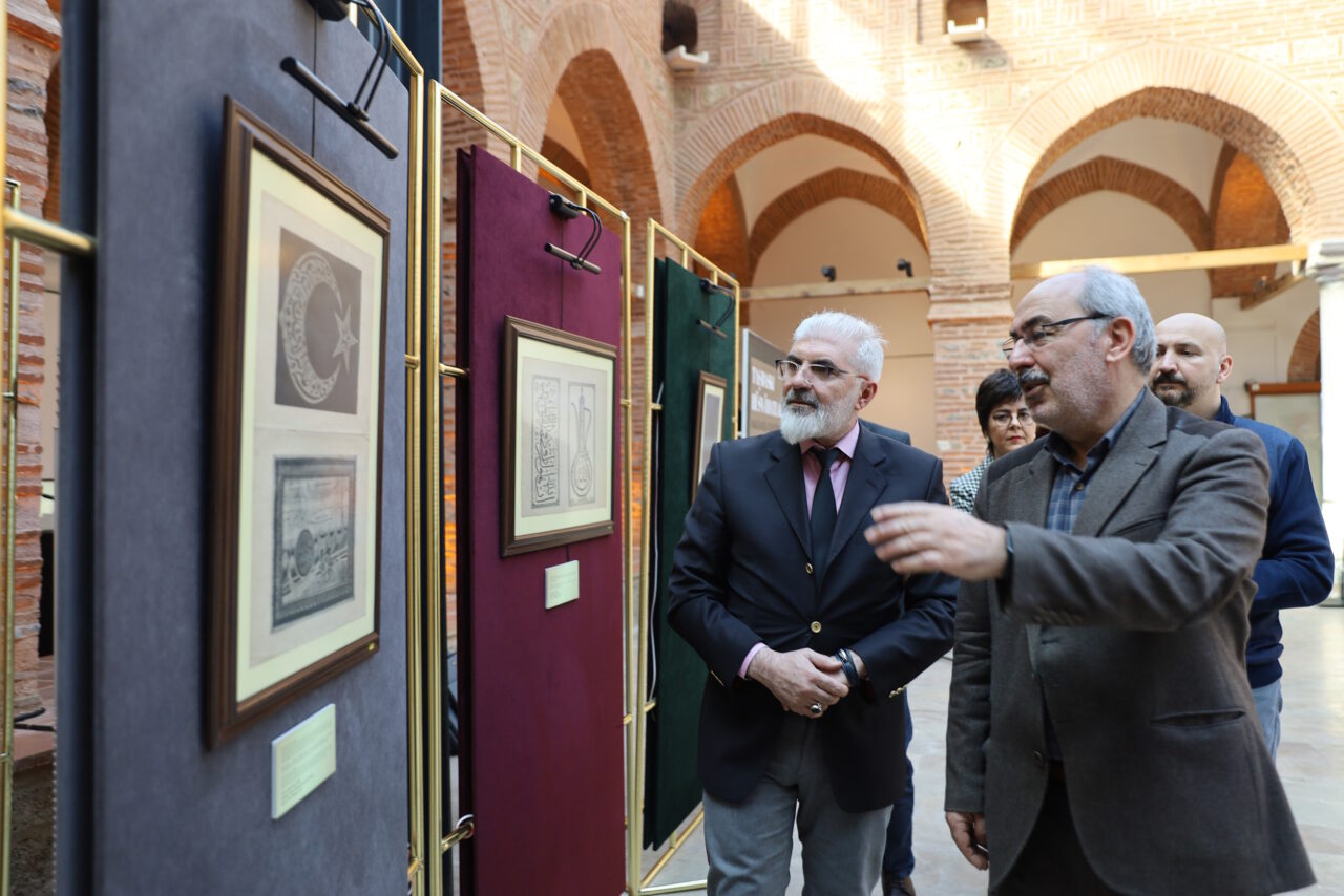 Bursalı ünlü ressam Malik Aksel’in sergisi izlenimde