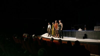 İzmir’in meşhur oyunu Bursa’da sahnelendi