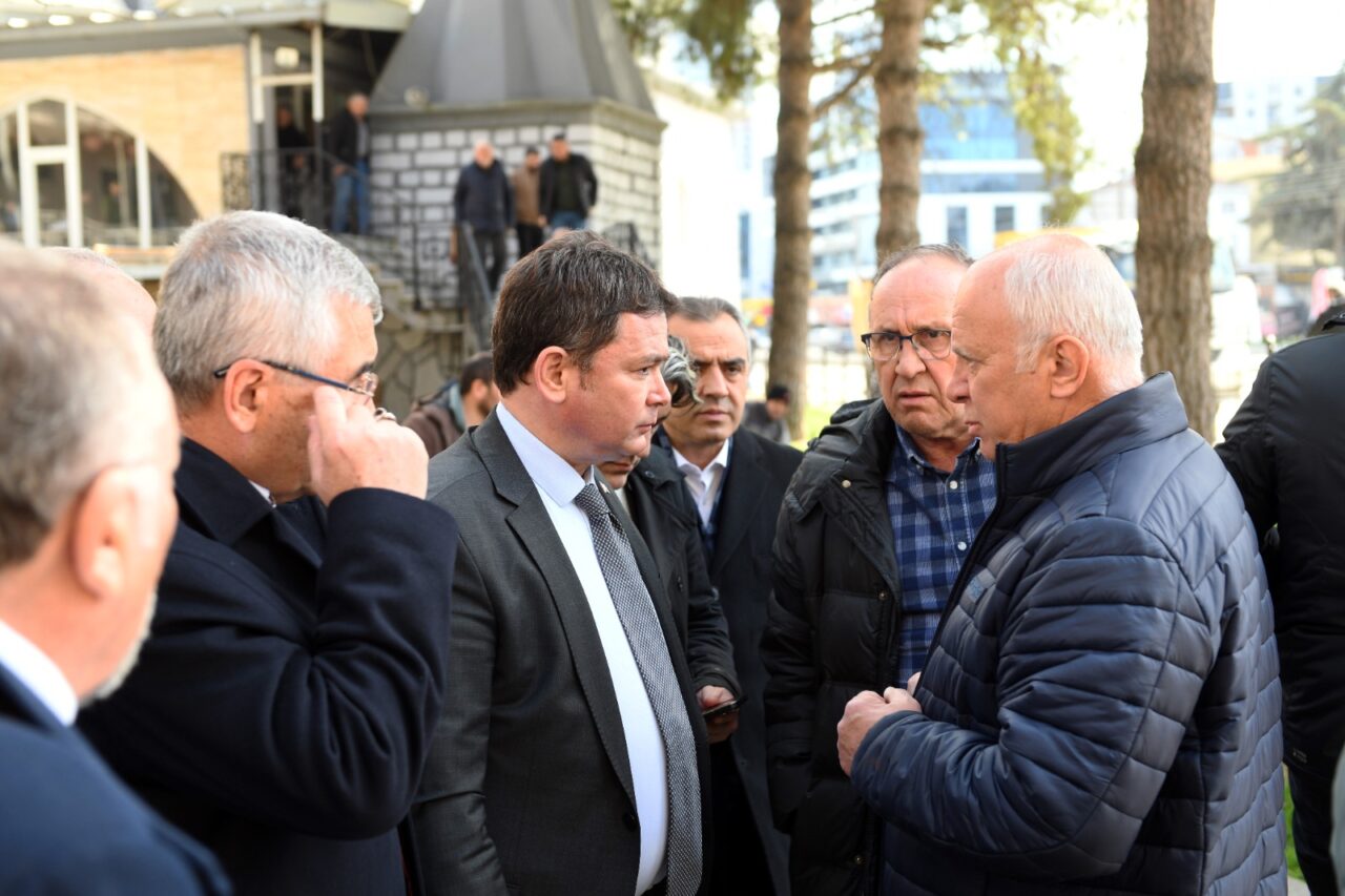Bursa’da Başkan Aydın’dan sorunlara yerinde çözüm Bursa’da Başkan Aydın’dan sorunlara yerinde çözüm