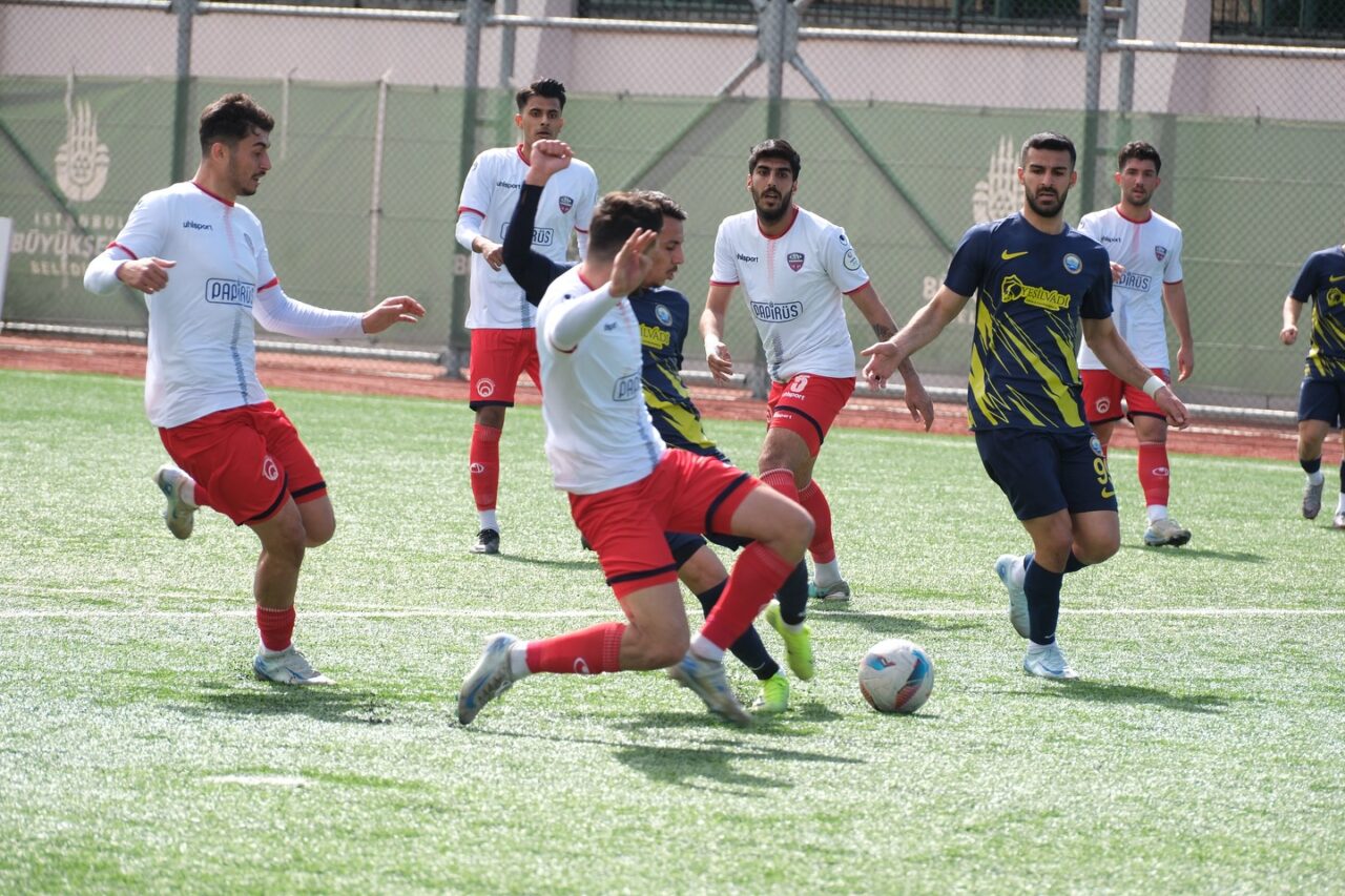 3.Lig’deki Bursa ekibi 5 gollü maçta büyük fırsat tepti! 3.Lig’deki Bursa ekibi 5 gollü maçta büyük fırsat tepti!