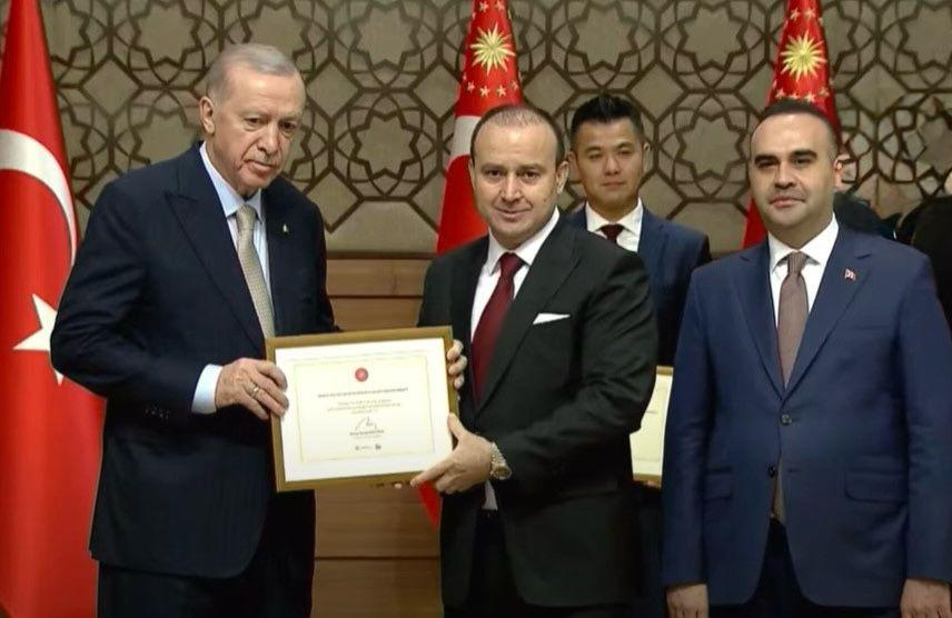 Bursa’nın firması Karesi Holding’e Cumhurbaşkanı Erdoğan’dan teşekkür belgesi Bursa’nın firması Karesi Holding’e Cumhurbaşkanı Erdoğan’dan teşekkür belgesi