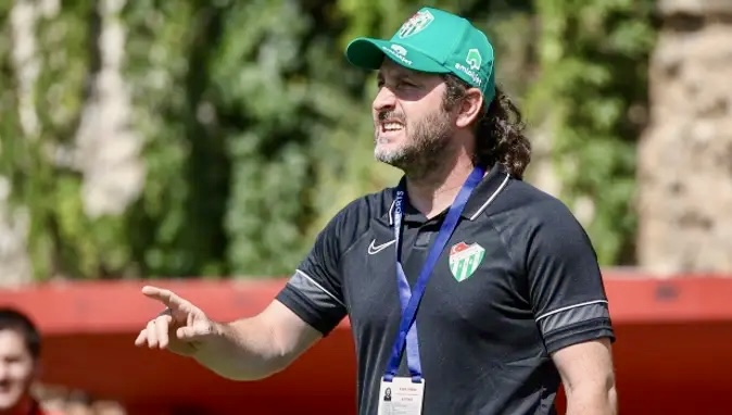 Bursaspor’un eski hocası Trabzonspor’a gidiyor Bursaspor’un eski hocası Trabzonspor’a gidiyor