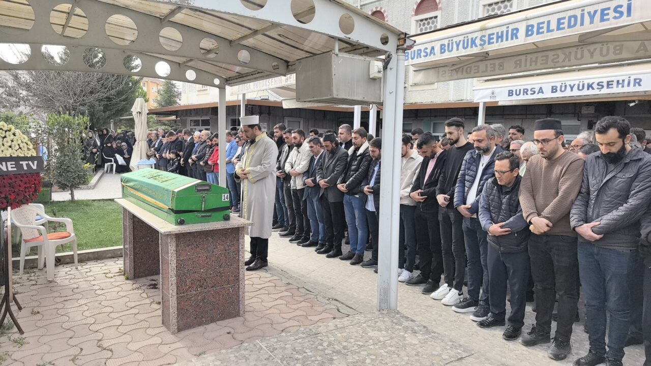 Bursa’da eşi tarafından öldürülen iş adamı defnedildi