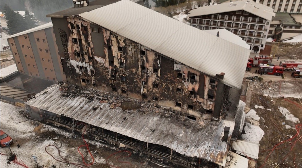 Uludağ’daki yangında skandal! Kapatma talimatı verilen otel meğer aylarca açık kalmış