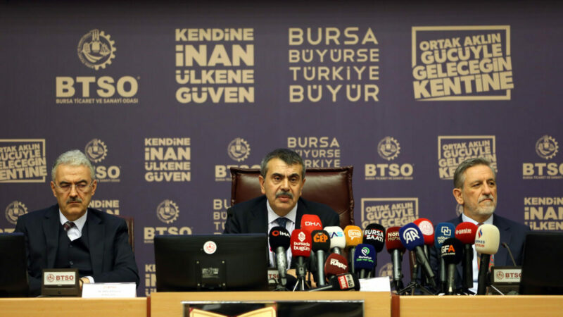 Bakan Tekin’den Bursa’da önemli mesajlar: Bunun için ne gerekiyorsa yapacağız Milli Eğitim Bakanı Yusuf Tekin, "Derdimiz, bu ülkenin öğretim altyapısının