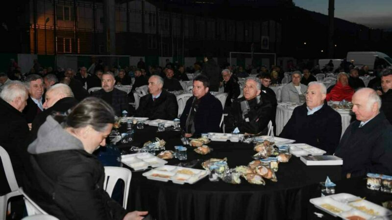Başkan Aydın, amatör spor kulüpleri yöneticileri ile iftarda buluştu Osmangazi Belediye Başkanı Erkan Aydın, Bursa’daki 200 amatör spor kulübü
