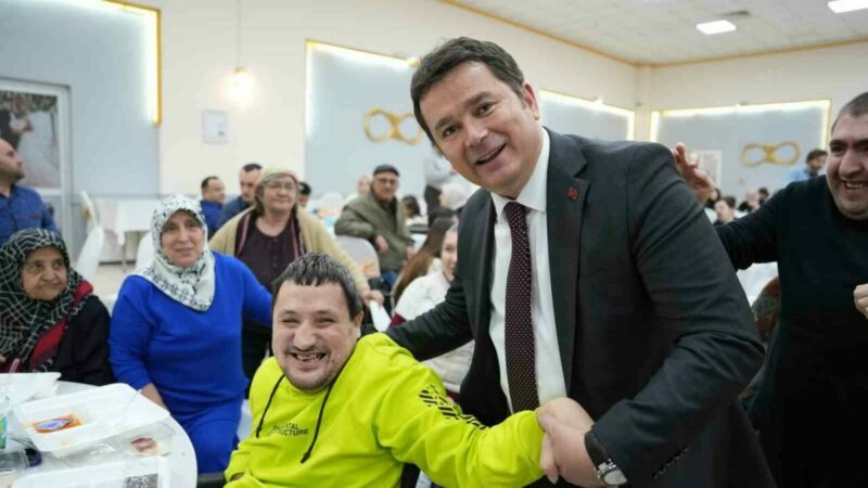 Başkan Aydın BAREM sakinleri ile iftarda buluştu Osmangazi Belediye Başkanı Erkan Aydın, Bakım ve Rehabilitasyon Merkezi (BAREM)