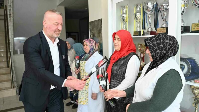 Başkan Karabatı’dan farkındalık çağrısı Karacabey Belediye Başkanı Fatih Karabatı, 8 Mart Dünya Emekçi Kadınlar