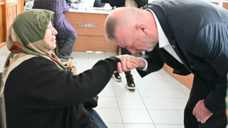 Başkan Karabatı’dan ‘ulu çınarlara’ vefa ve saygı açıklaması Karacabey Belediye Başkanı Fatih Karabatı, "18-24 Mart Yaşlılara Saygı Haftası"