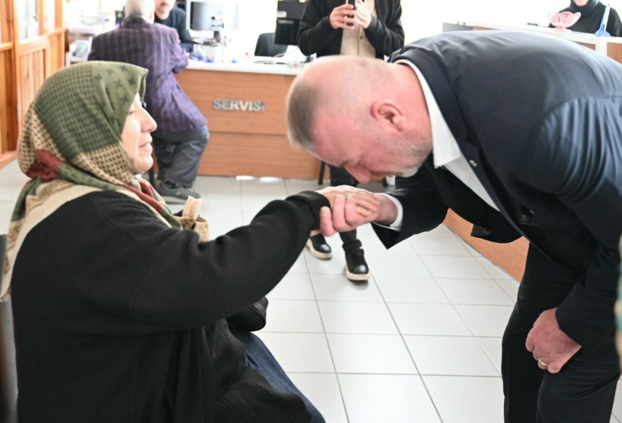 Başkan Karabatı’dan ‘ulu çınarlara’ vefa ve saygı açıklaması