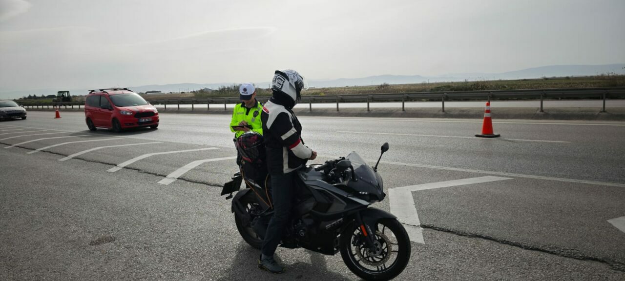 Bursa Karacabey’de motosiklet sürücüleri denetlendi