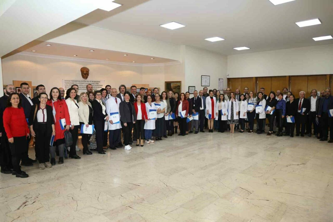 Bursa’da başarılı akademisyenlere moral takviyesi