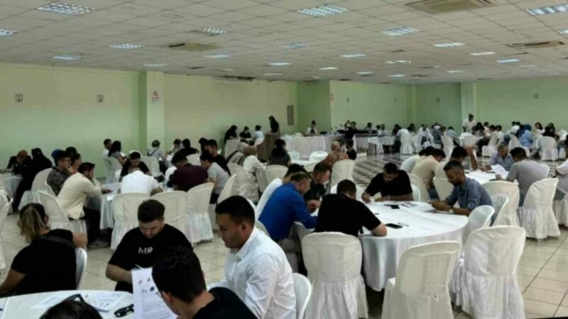 Bursa’da bin kişiyi iş sahibi yapan istihdam bürosu Gemlik Belediyesi, İstihdam Bürosu aracılığıyla iş arayan vatandaşlara destek sunmaya