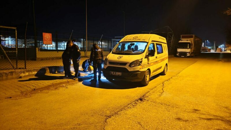 Bursa'nın İnegöl ilçesinde, büfeye girip hırsızlık yapan A.H. (15) ve