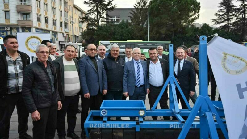 Bursa’da kırsal kalkınma atağı! Üreticiye büyük destek Bursa’da kırsal kalkınmayı sağlamak amacıyla yatırımlarını hız kesmeden sürüden Büyükşehir