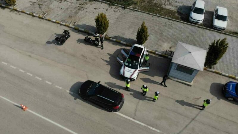 Bursa’da drone destekli denetim Bursa İl Jandarma Komutanlığı Trafik Şube Müdürlüğüne bağlı Trafik Jandarma