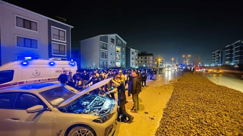 Bursa'nın İnegöl ilçesinde ehliyetsiz sürücünün de karıştığı zincirleme kazada 2