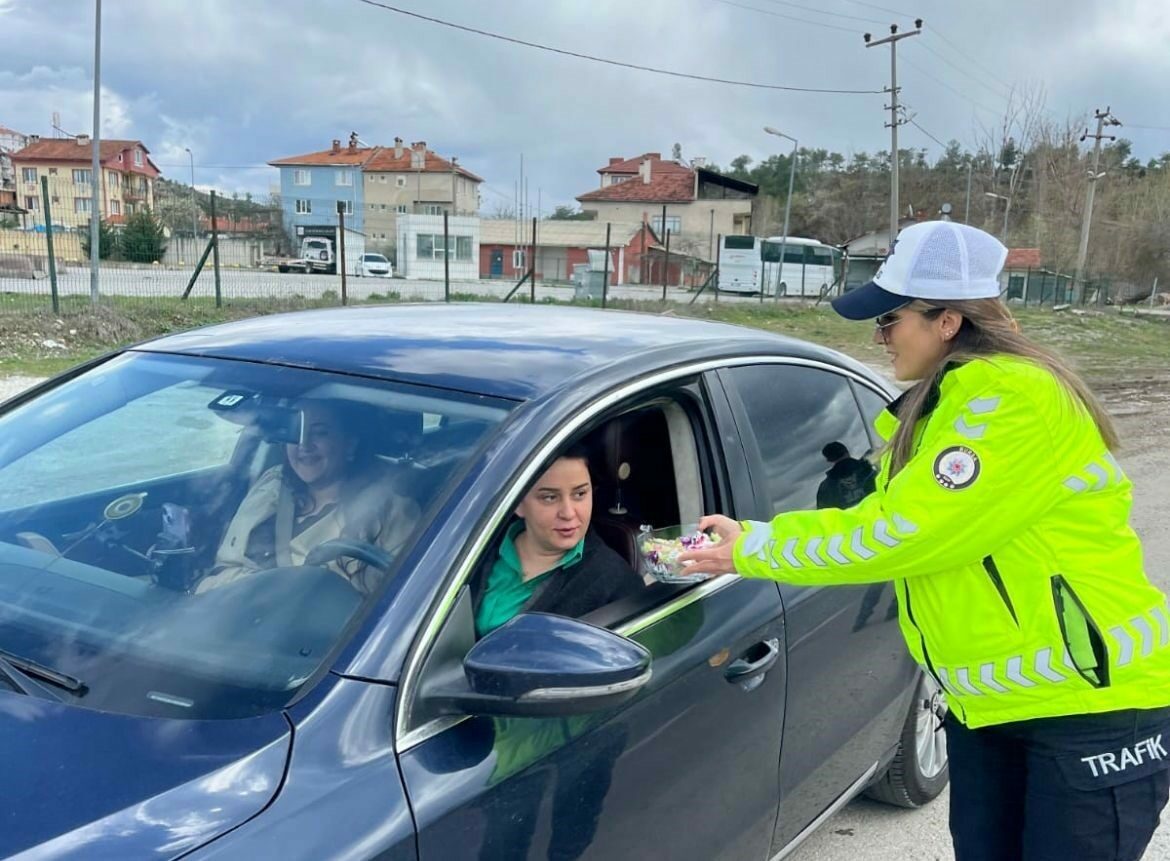 Bursa’da ekiplerden sürücülere bayram sürprizi