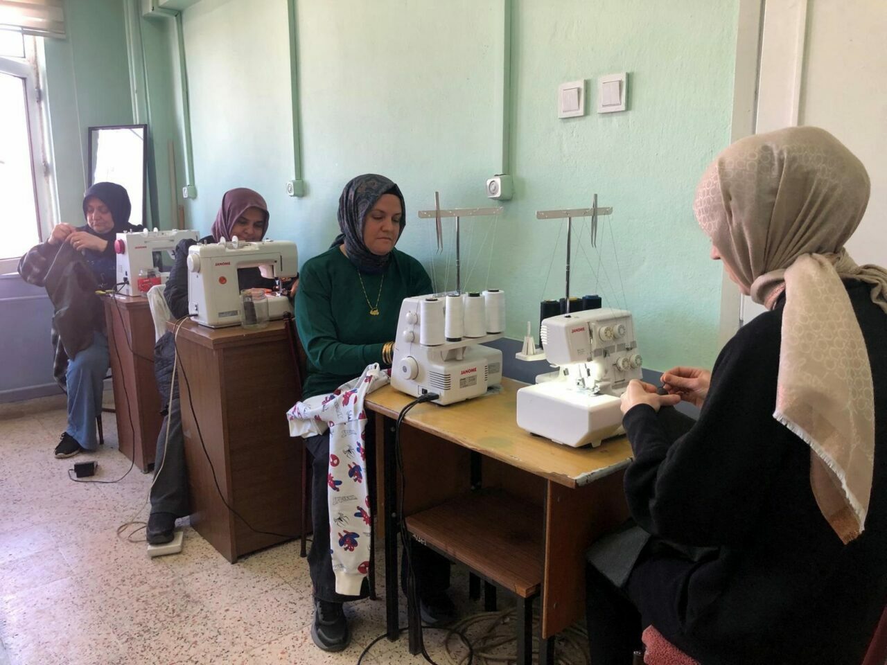 Bursa’da ihtiyaç sahibi çocukların bayramlıkları hazırlanıyor