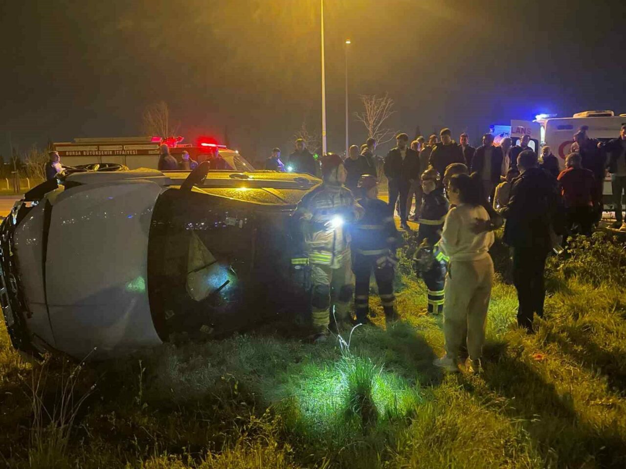 Bursa’da otomobil takla attı