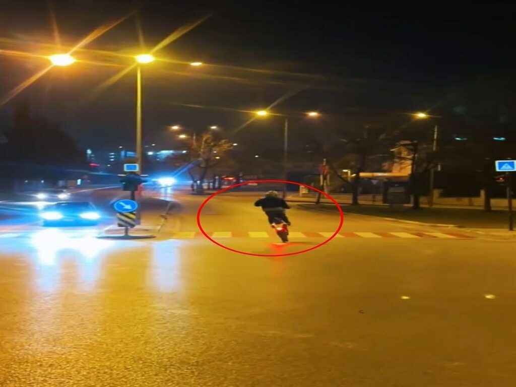 Bursa’da trafiği tehlikeye atan motosikletli yakalandı